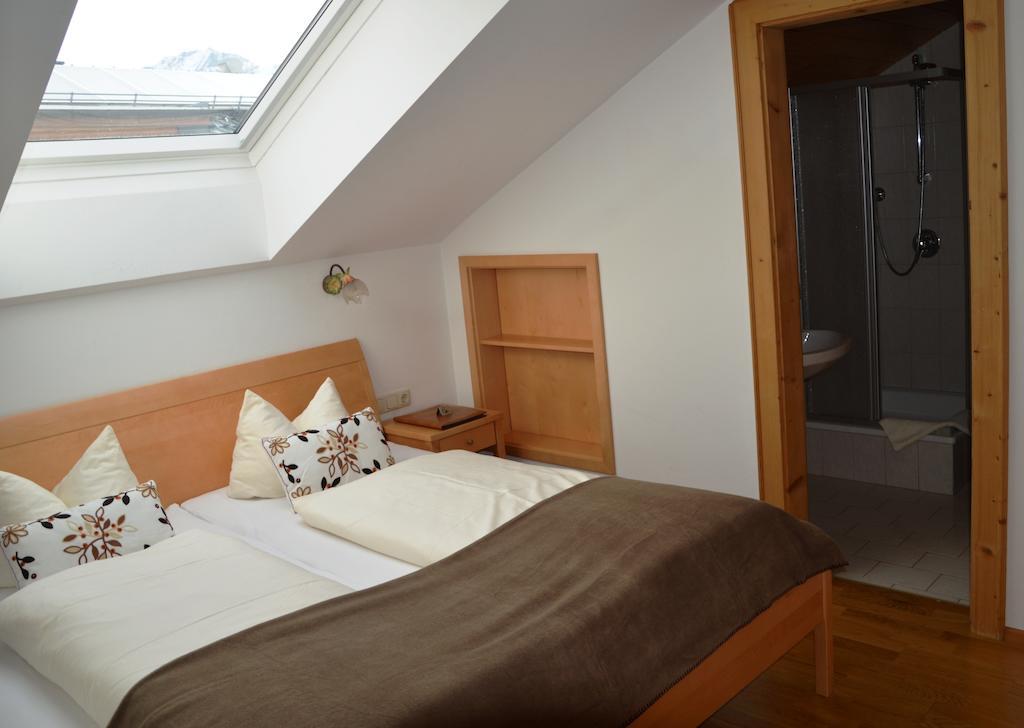 Hotel Garni Apart Elfriede Fiss Room photo