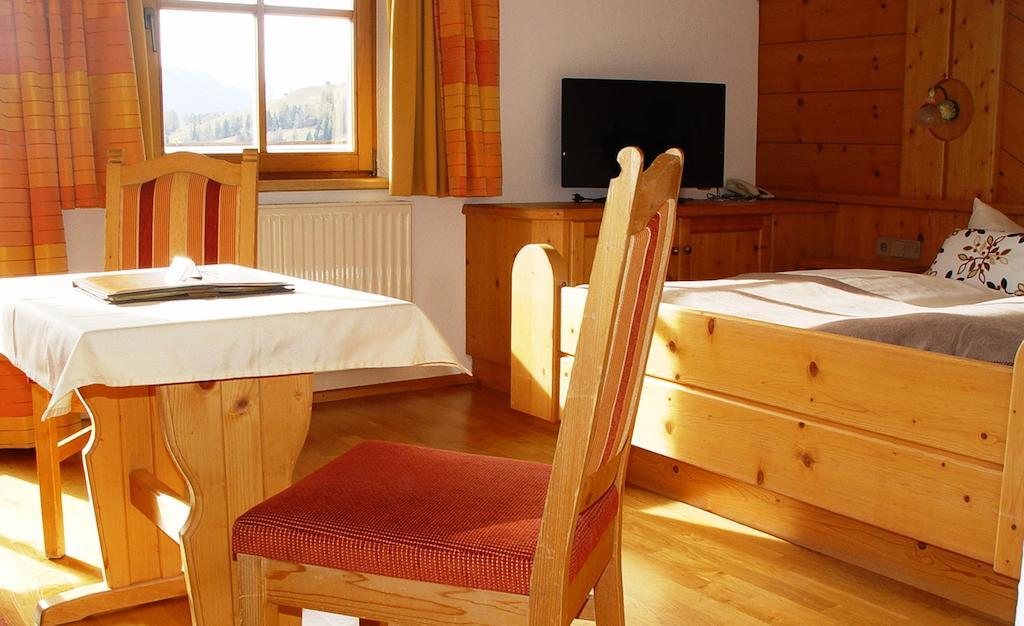 Hotel Garni Apart Elfriede Fiss Room photo